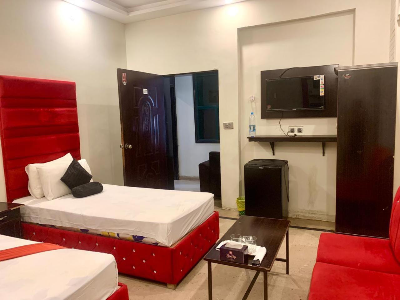 Hotel Royal Grand 라호르 객실 사진